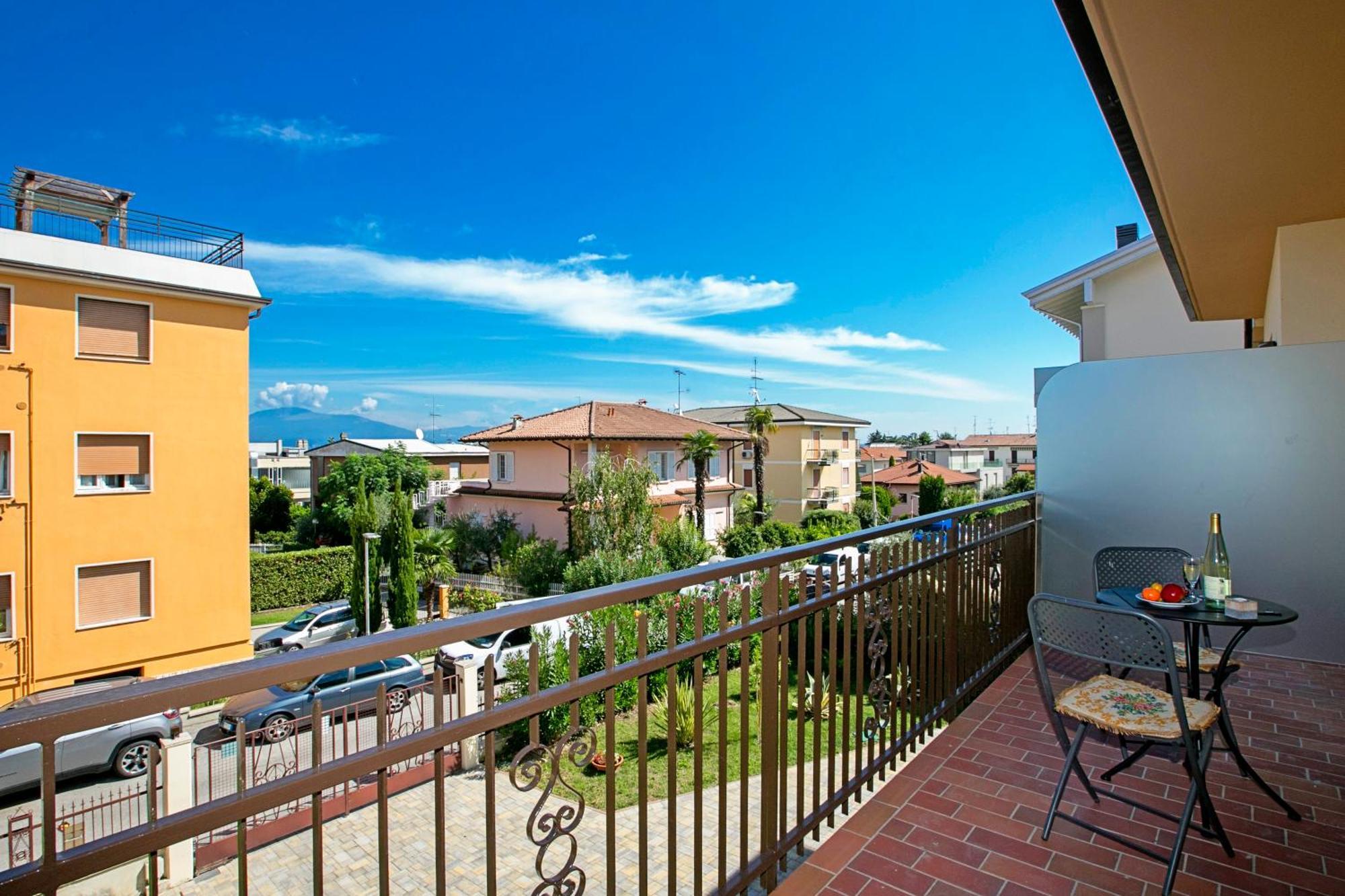 Villa Mimosa - Appartamento 2 - Happy Rentals Desenzano del Garda Ngoại thất bức ảnh